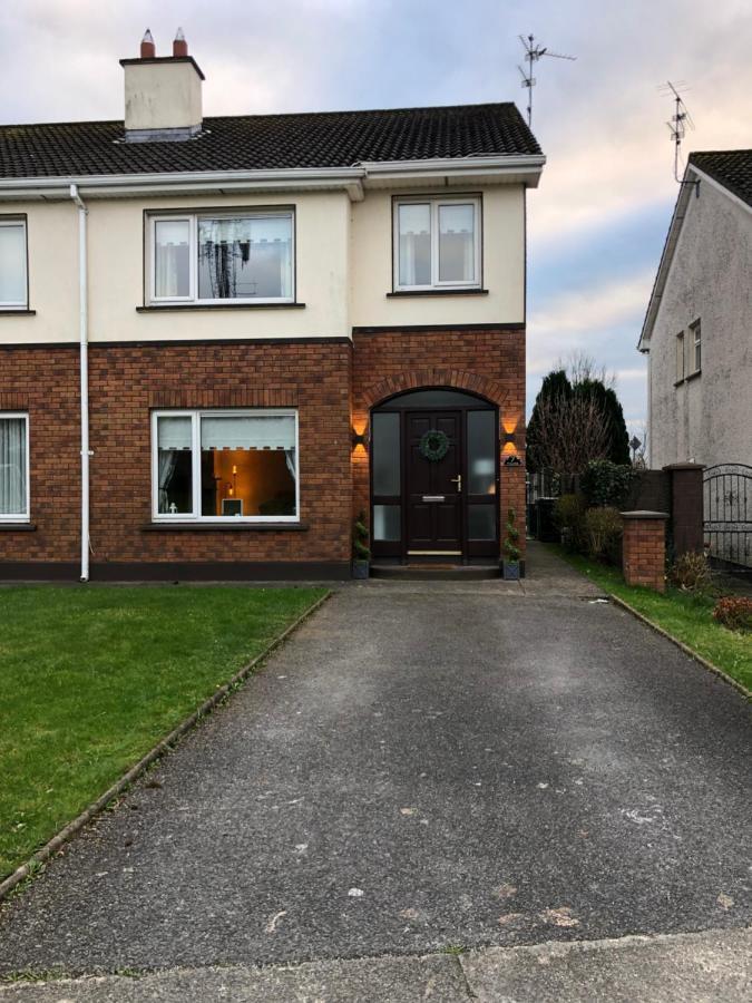 Fraunhill Villa Swinford Exteriör bild